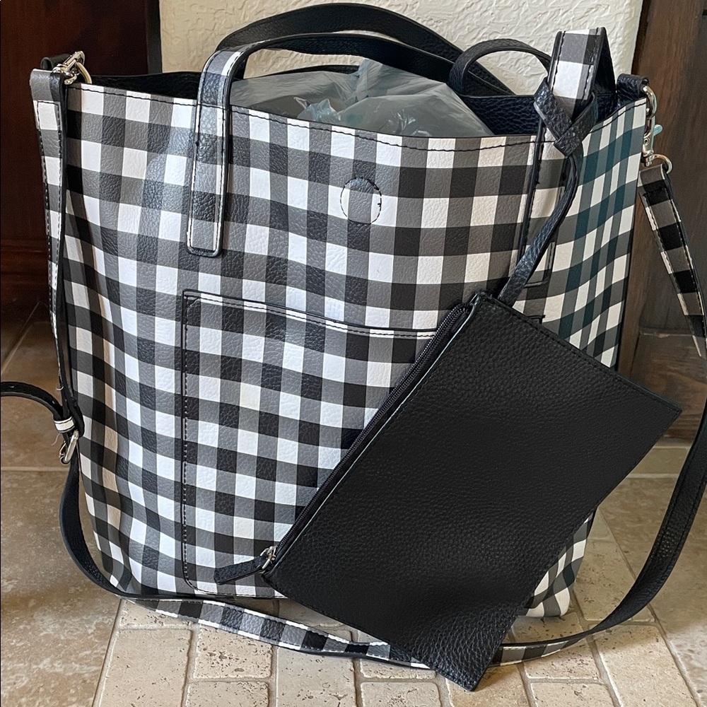 Stylish Black and White Checkered Tote Bag